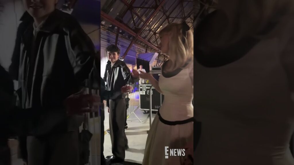 Owen Cooper and Mckenna Grace chat backstage at the #CriticsChoice awards. 🤩 #AwardsSeason