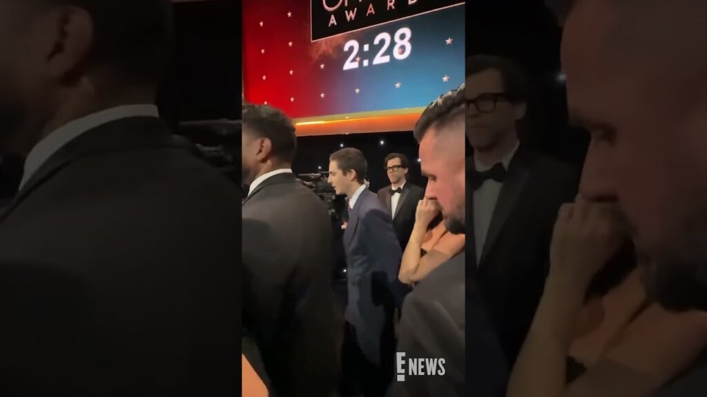 Timothée Chalamet and Kylie Jenner arrive hand in hand to the #CriticsChoice awards. 😍 #AwardsSeason