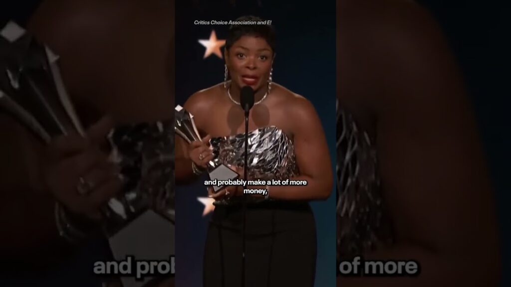 Janelle James is a MOOD! ⭐️ (🎥: Critics Choice Association and E!) #AwardsSeason #CriticsChoice
