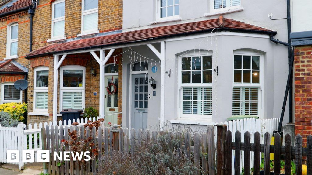 David Bowie’s London childhood home set to open to the public David Bowie's London childhood home set to open to the public