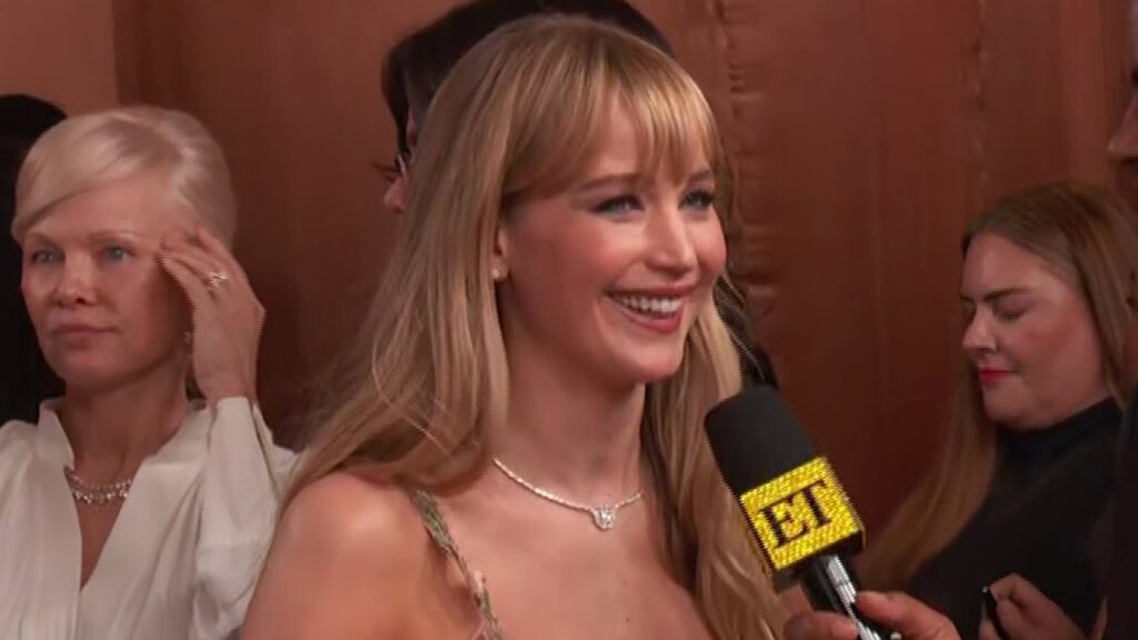 Jennifer Lawrence Offers Ariana Grande Role in Miss Piggy Movie! (Exclusive)