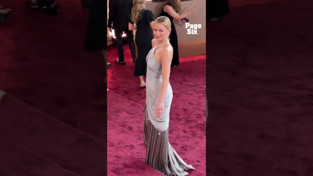Kate Hudson was sparkling in silver on the 2026 Golden Globes red carpet 🩶 #shorts
