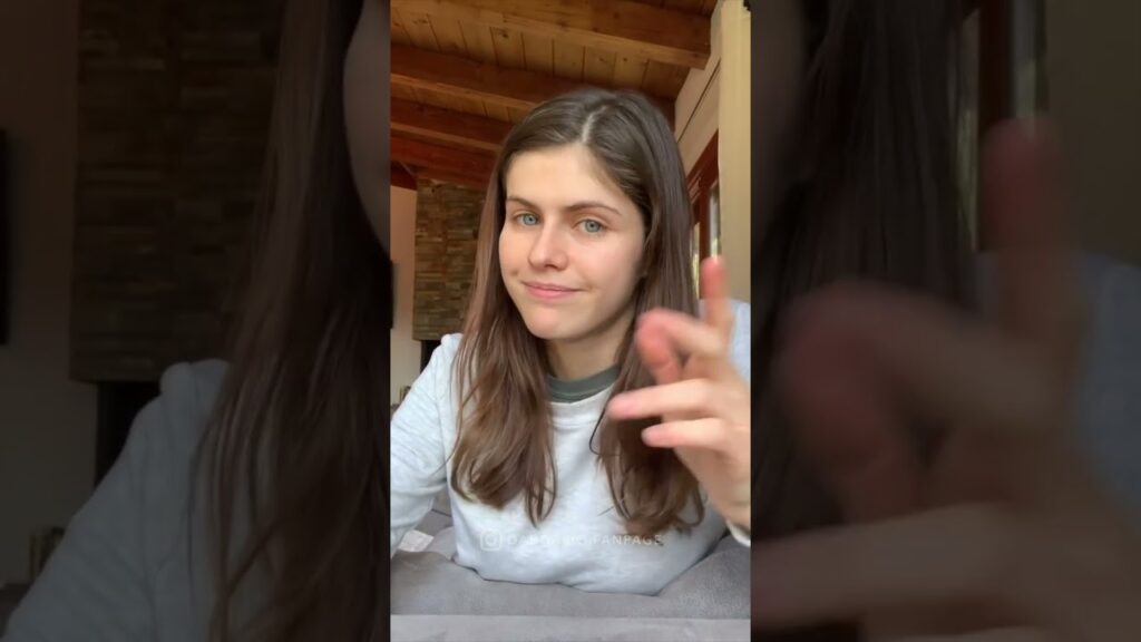 Beauty like hers is timeless. Alexandra Daddario keeps us enchanted 🕰️👀