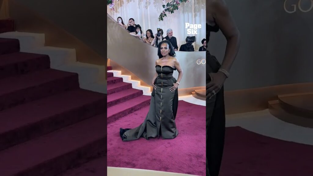 "Abbott Elementary" star Sheryl Lee Ralph touched down on the 2026 Golden Globes red carpet🖤 #shorts