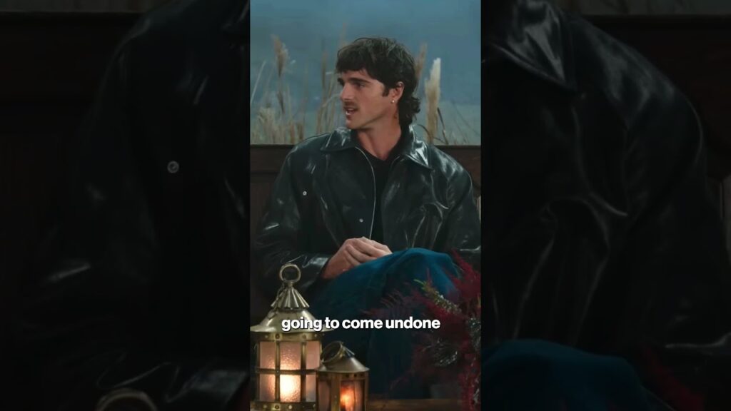 Jacob Elordi gushes over 'Wuthering Heights' co-star Margot Robbie #shorts