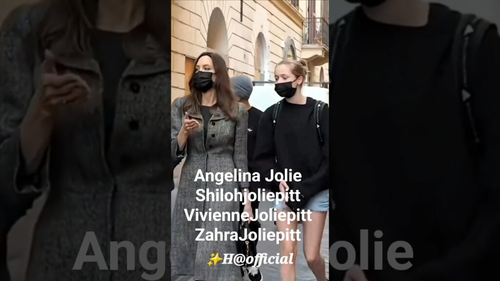 Angelina Jolie With Daughter's Vivienne,shiloh, Zahra, Son Pax 💘#angelina #jolie #subscribe #shorts