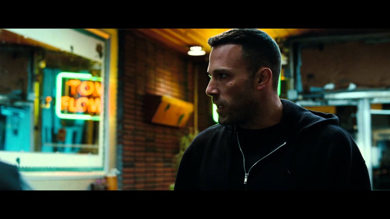 The Town - Official Trailer [HD] - YouTube