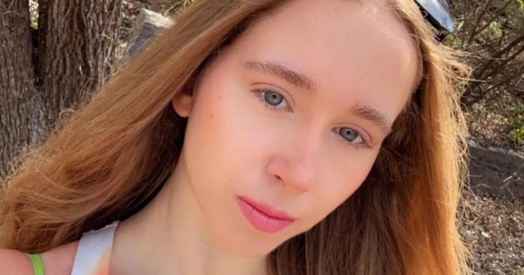 ‘I dated Brooklyn Beckham before Nicola – here’s who really wrote that post’ Ipso logo