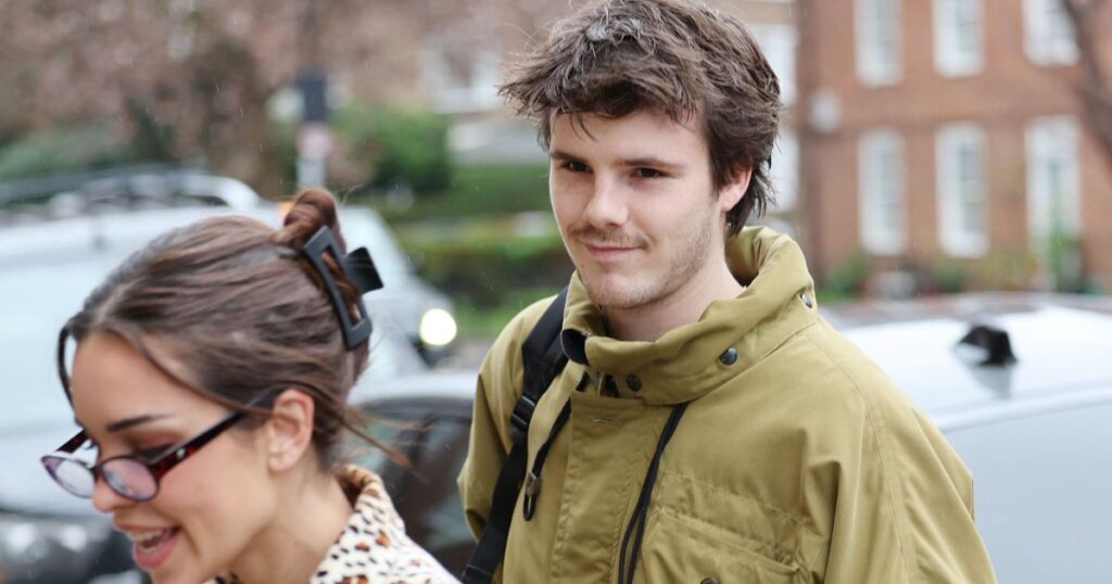 Cruz Beckham’s girlfriend Jackie Apostel recreates his mother Victoria’s exact look – it’s uncanny Daily Mirror