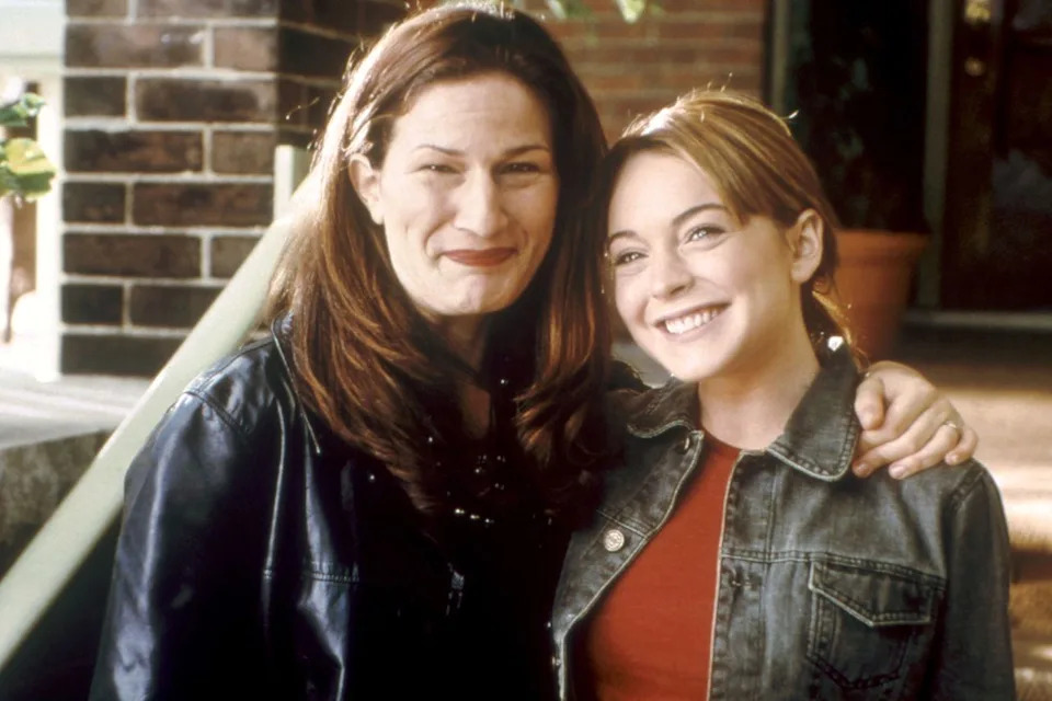 Paramount/courtesy Everett Ana Gasteyer and Lindsay Lohan in 'Mean Girls' (2004)