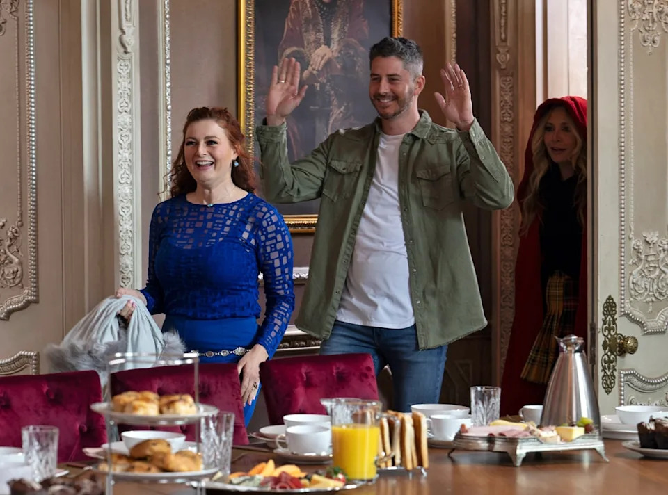 <p>8. Perhaps that’s why <a href="https://www.google.com/search?q=Big+Brother+e+news&rlz=1C5GCEM_enUS1177US1179&oq=Big+Brother+e+news&gs_lcrp=EgZjaHJvbWUyBggAEEUYOTIKCAEQLhixAxiABDIQCAIQLhjHARixAxjRAxiABDIHCAMQABiABDIKCAQQLhixAxiABDINCAUQLhivARjHARiABDIQCAYQLhiDARixAxiABBiKBTIGCAcQRRg80gEIMTUzMWowajSoAgCwAgA&sourceid=chrome&ie=UTF-8" rel="nofollow noopener" target="_blank" data-ylk="slk:Big Brother;elm:context_link;itc:0;sec:content-canvas" class="link "><em>Big Brother</em></a> alum <strong>Rachel Reilly</strong> shared that car rides to and from the challenges were the most ideal times to scheme with fellow players. "You’re separated, and nobody can hear what you’re saying," she explained to <a href="https://www.realityblurred.com/realitytv/2023/01/rachel-reilly-traitors-us-interview/" rel="nofollow noopener" target="_blank" data-ylk="slk:Reality Blurred;elm:context_link;itc:0;sec:content-canvas" class="link ">Reality Blurred</a>. "In the castle, you have to whisper."</p>