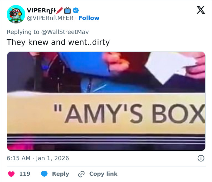 Screenshot of a tweet discussing Amy Sedaris during CNN’s New Year's Eve broadcast with a focus on transphobic jab controversy.