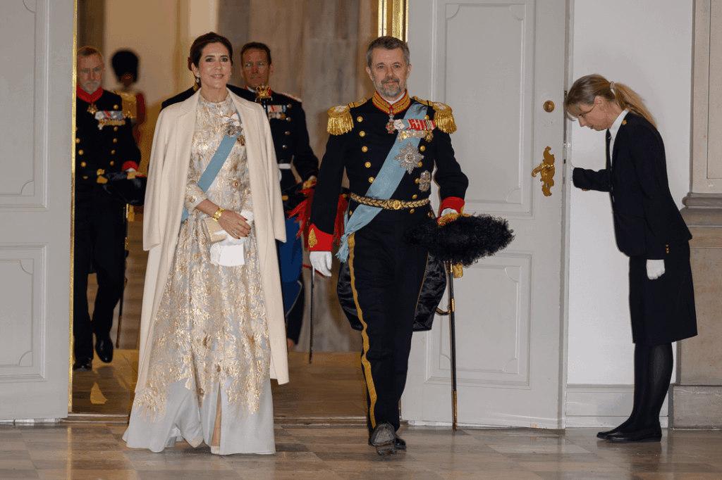 Mary and Frederik host final New Year's reception for officers from the Armed Force, the Emergency Management Agency, the public sector and selected groups with noble and honorary titles