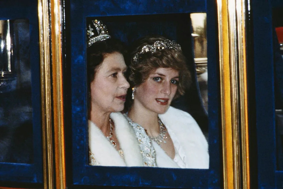 Getty Images Queen Elizabeth and Princess Diana in November 1982.
