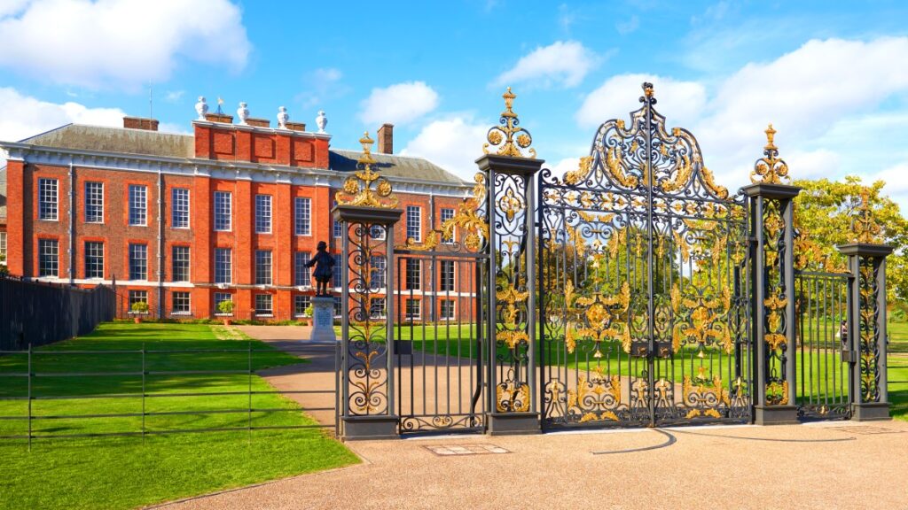 Derek Egan charged after intruder breaks into Kensington Palace twice - The Times