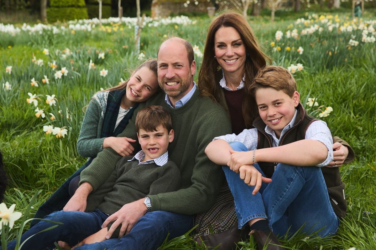 Kate with huband William and their three children
