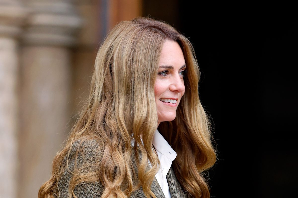 Kate Middleton’s long blonde curls