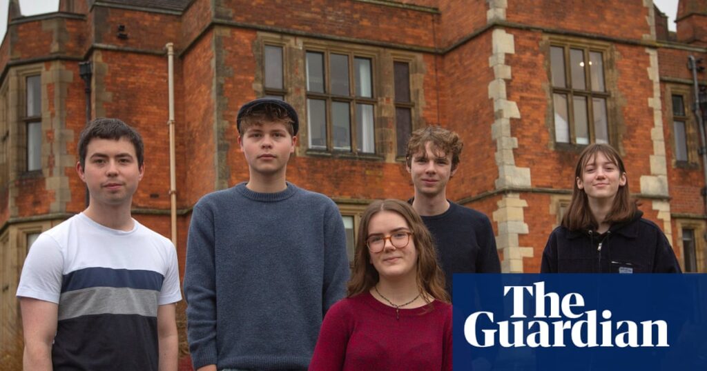 ‘Oh my gosh, they’re all from London and Cambridge’: York University’s northerners fight back | Higher education ‘Oh my gosh, they’re all from London and Cambridge’: York University’s northerners fight back | Higher education
