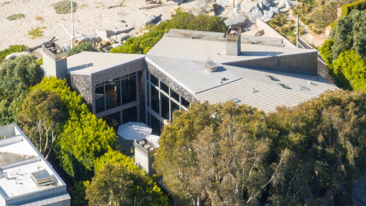 Ellen DeGeneres Goes Mansion Shopping Despite Nationwide Protest Call