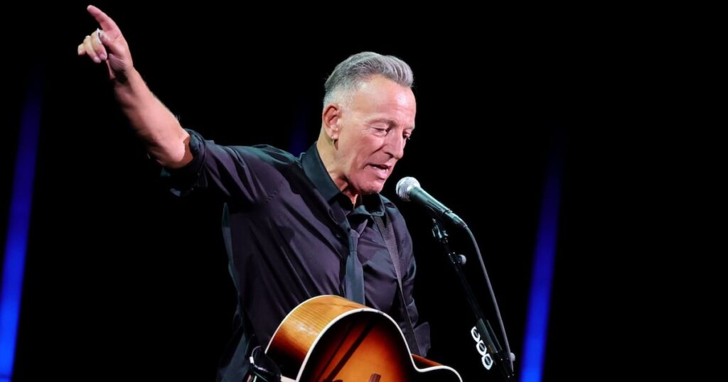 Bruce Springsteen Issues a Blistering Challenge to ICE Goons Bruce Springsteen Issues a Blistering Challenge to ICE Goons