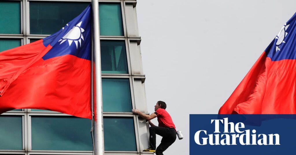 Alex Honnold successfully free solos Taipei 101 in live Netflix climb | Sport Alex Honnold successfully free solos Taipei 101 in live Netflix climb | Sport