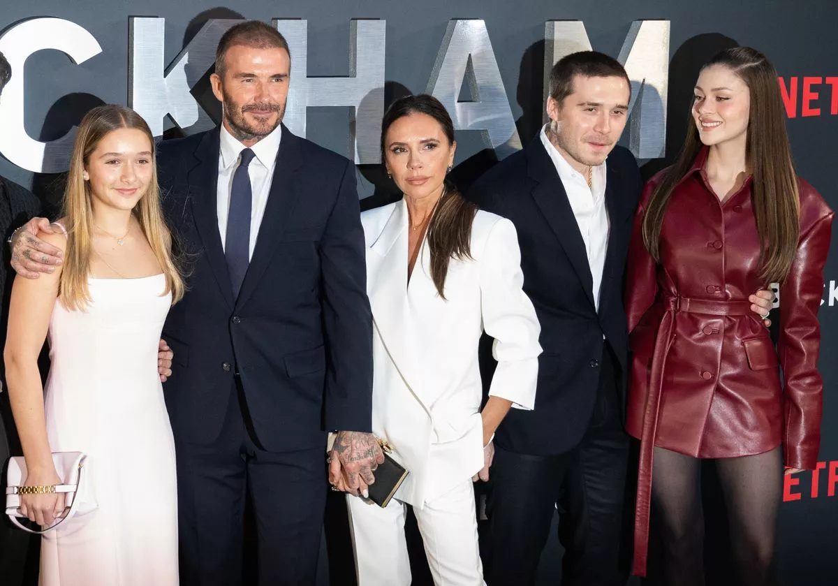 Harper Beckham, David Beckham, Victoria Beckham, Brooklyn Beckham and Nicola Peltz 