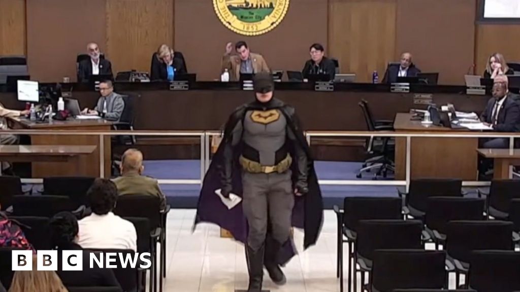 Batman tells city council to not assist ICE at Super Bowl Batman tells city council to not assist ICE at Super Bowl