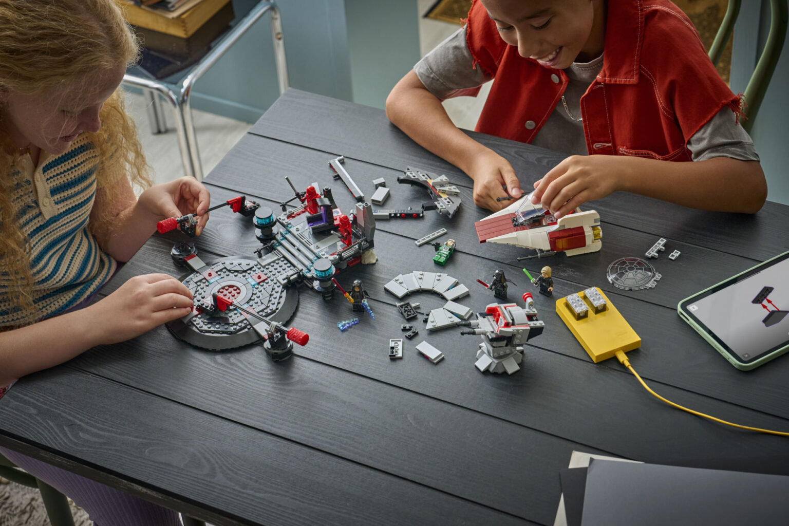 LEGO Unveils New Smart Brick Starting with Star Wars X-Wing Set LEGO Star Wars SMART Play: Darth Vader’s TIE Fighter Revealed