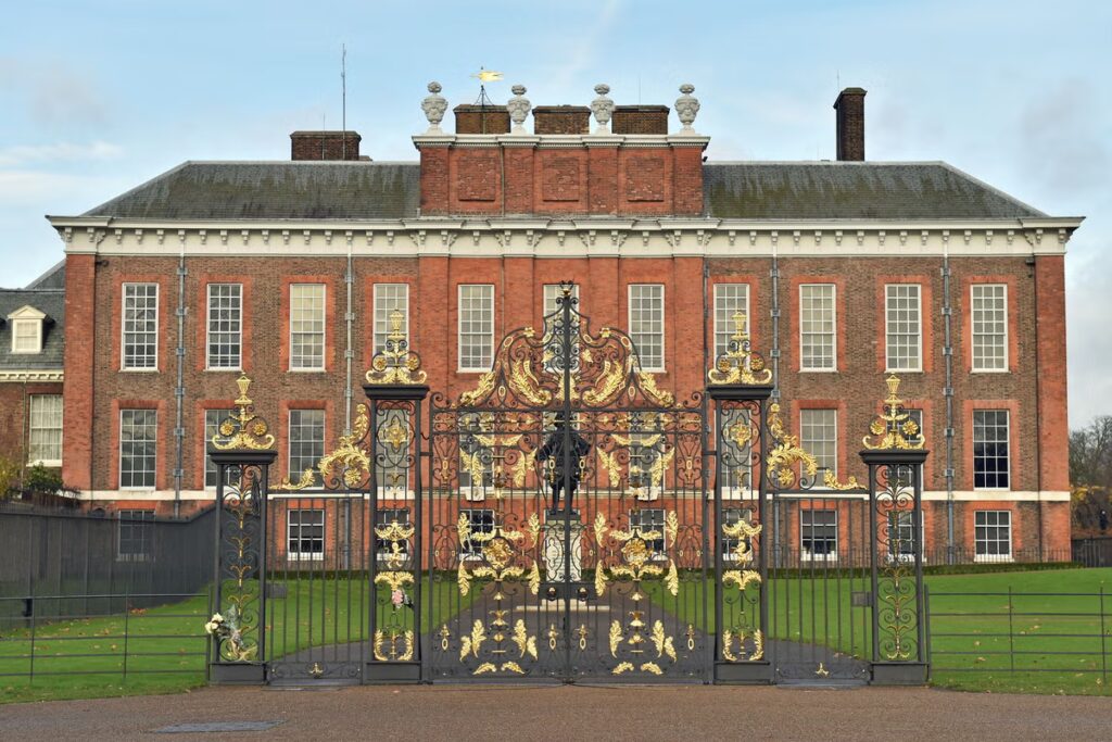 Kate and William ‘not present’ when intruder broke into Kensington Palace – The Independent Kate and William ‘not present’ when intruder broke into Kensington Palace - The Independent