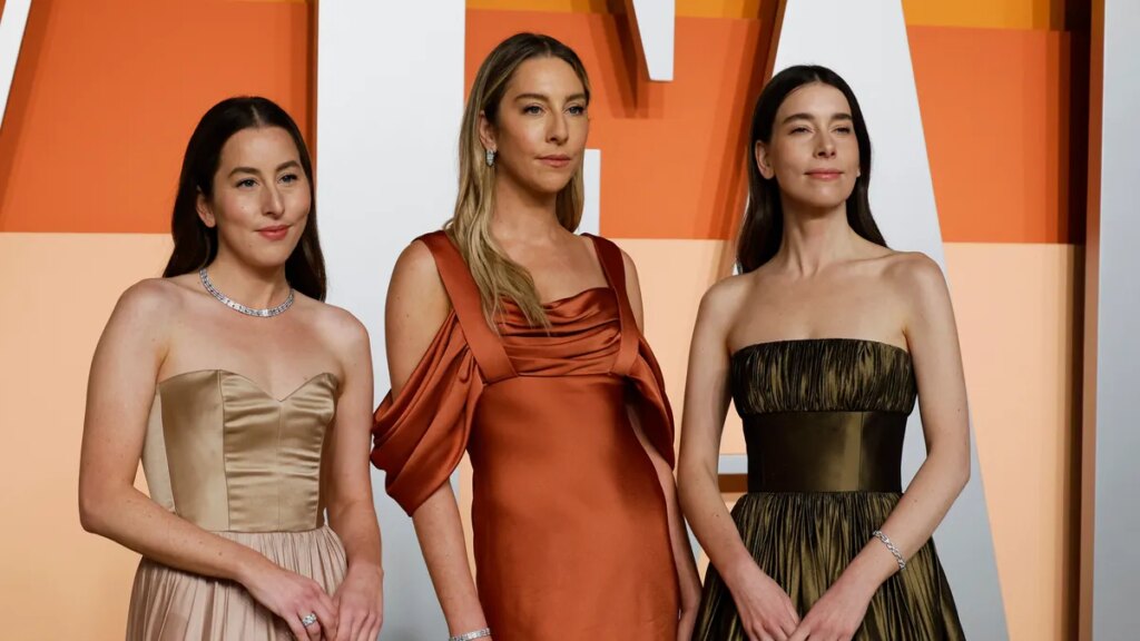 Este Haim has a New Year's Eve celebrity wedding – See her dress