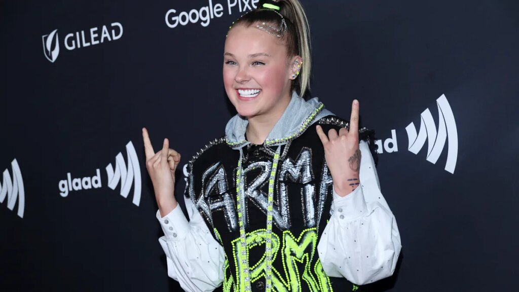 JoJo Siwa puzzles fans with apparent name change JoJo Siwa puzzles fans with apparent name change