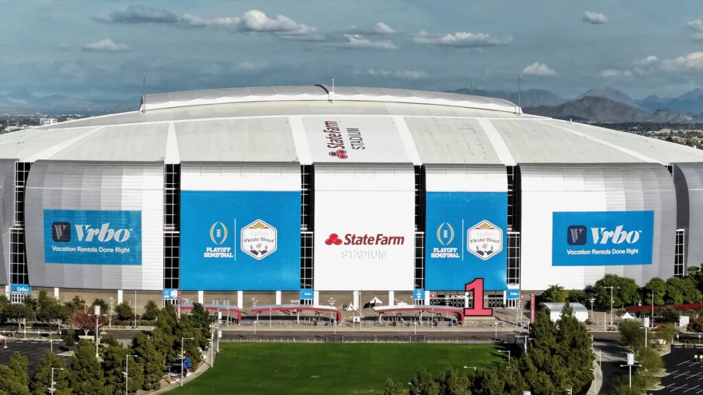 See which celebrities are in town for the 2026 Vrbo Fiesta Bowl