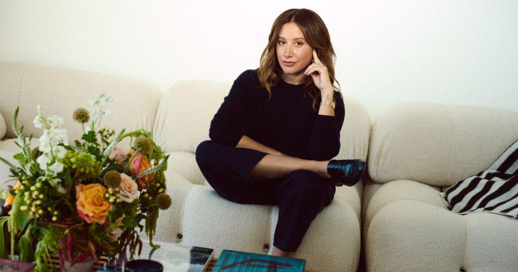 [The Cut] Breaking Up With My Toxic Mom Group - Ashley Tisdale