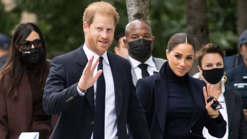 People made fun of Harry's visible bald spot in courtroom sketches.mega