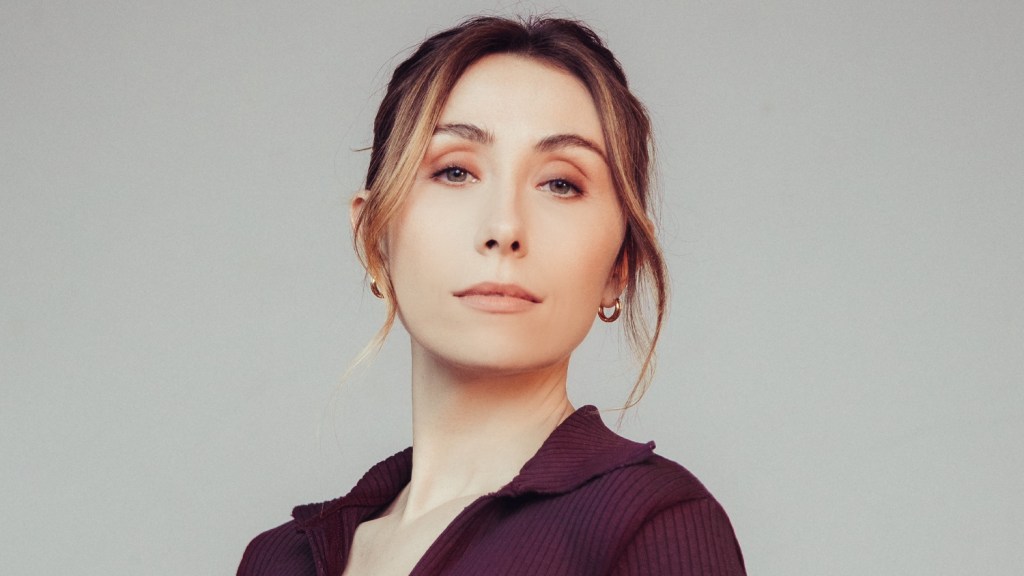 Caitlin Reilly Joins Rachel Bloom In ABC Pilot 'Do You Want Kids?'