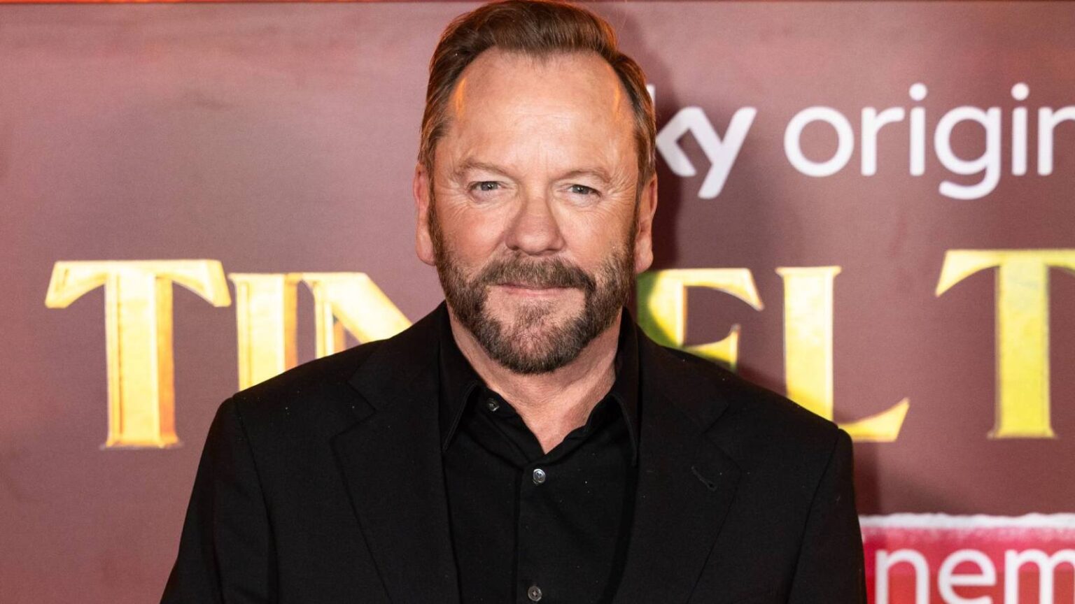 Kiefer Sutherland Asked Uber Driver to Pull Over Before Arrest: Source