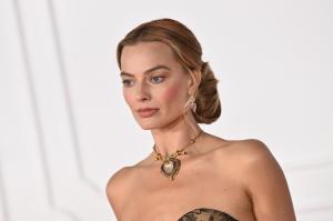 Margot Robbie at the "Wuthering Heights" World Premiere held at the TCL Chinese Theatre on January 28, 2026 in Los Angeles, California.