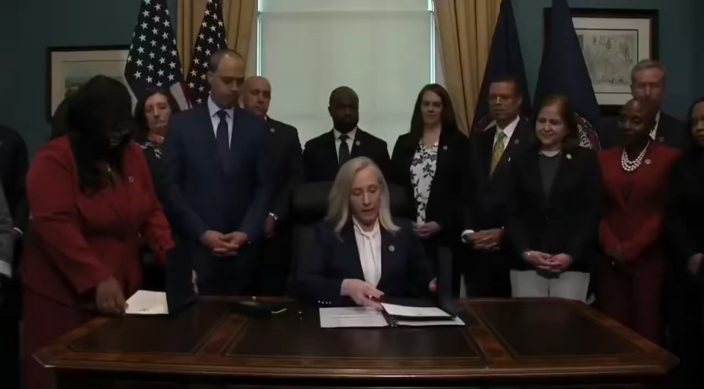 On her first day in office as Governor of Virginia, Abigail Spanberger repealed Glenn Youngkin's executive order that mandated state & local law enforcement to cooperate with ICE.