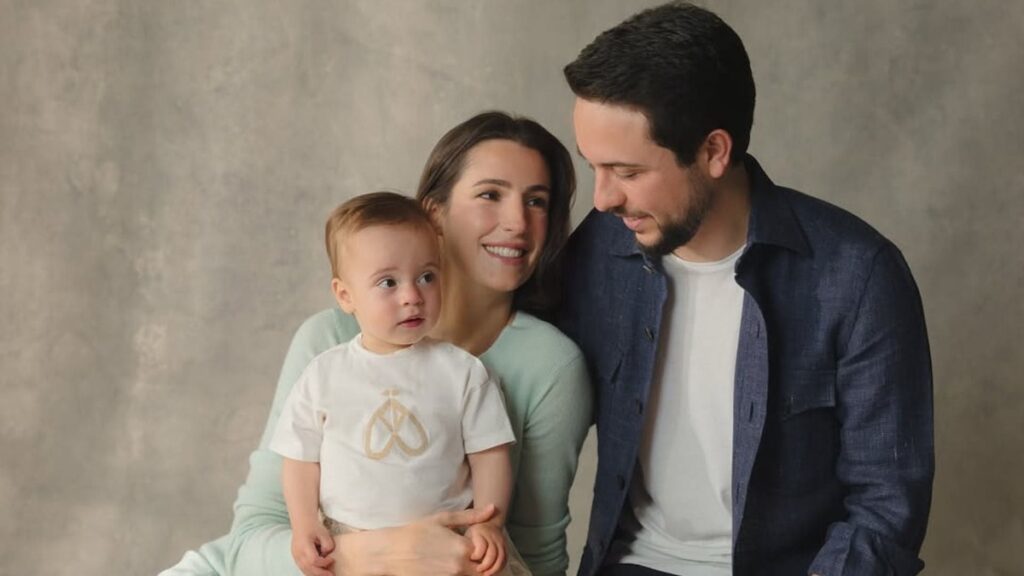Crown Prince Hussein and Princess Rajwa share adorable first New Year portrait with baby Iman