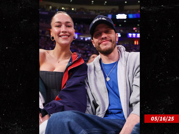 pete davidson elsie hewitt sub getty swipe