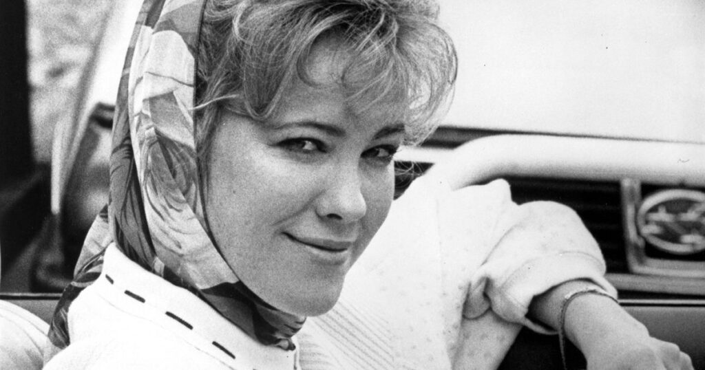 Celebrities and Friends Pay Tribute to Catherine O’Hara