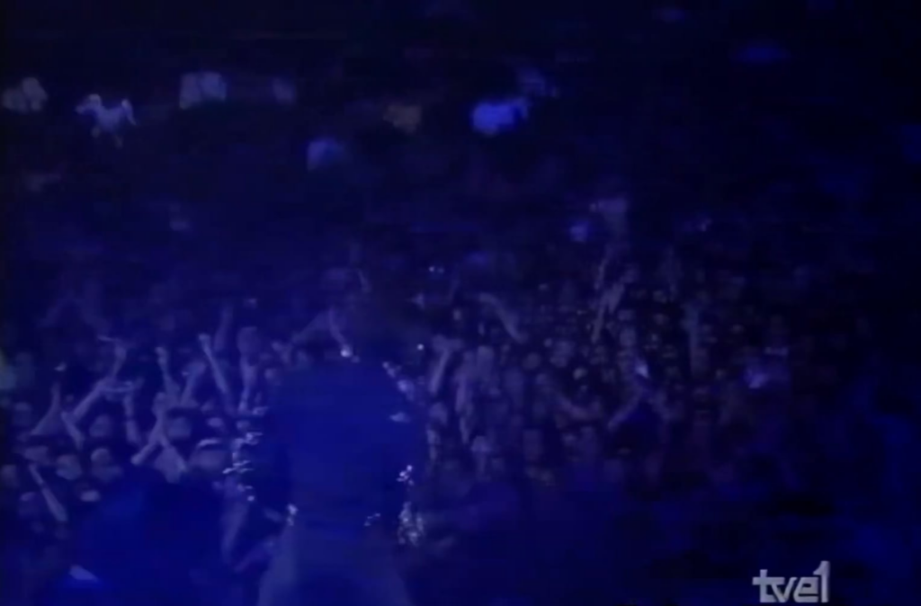 George Michael performing “I Want Your Sex” in Madrid, 1989. The fact that this man made an entire arena scream “sex is natural, sex is good, not everybody does it, but everybody should!” 🤭