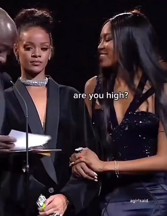 That time when Naomi Campbell asked Rihanna if she was high on stage at the British Fashion Awards 2015