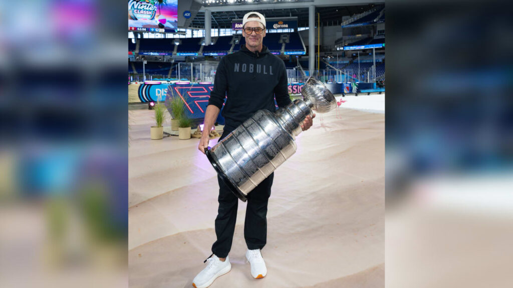 Brady hangs with Stanley Cup before Winter Classic Brady hangs with Stanley Cup before Winter Classic
