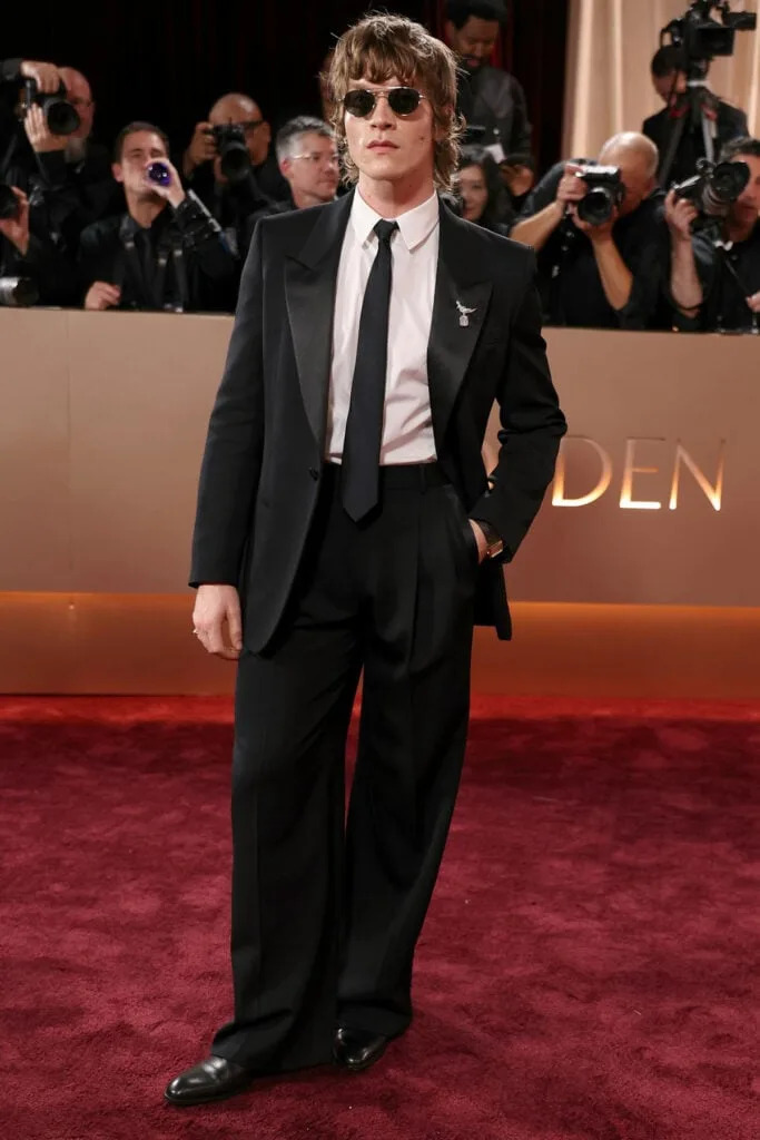 Connor Storrie, Connor Storrie Saint Laurent, Connor Storrie Golden Globe Awards, custom Saint Laurent suit, Saint Laurent menswear red carpet, 2026 Golden Globe Awards fashion