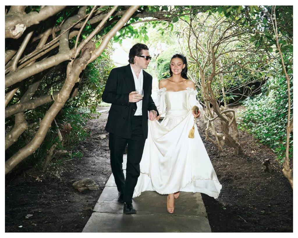 Does Brooklyn Beckham's claim about wife Nicola Peltz's wedding dress stand up? – London Evening Standard Does Brooklyn Beckham's claim about wife Nicola Peltz's wedding dress stand up? - London Evening Standard