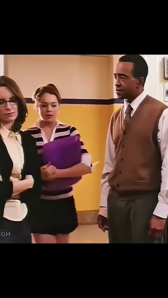 Cady rigging the scale is another 'Mean Girls' scene that absolutely should've never been cut. What are some of your favorite deleted scenes from a movie you love that you think should've made it into the film?