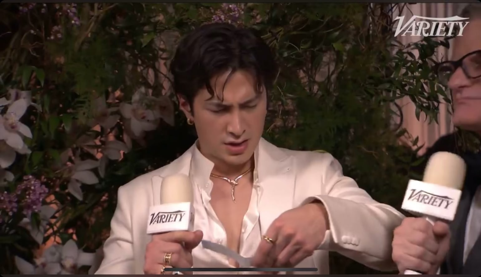 Hudson Williams shares his thoughts about AI at the Golden Globes: “Fuck AI”