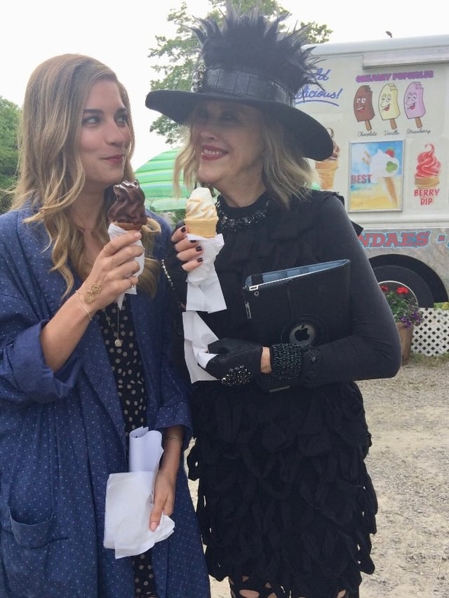 Annie Murphy (Alexis from Schitt's Creek) post for Catherine O'Hara
