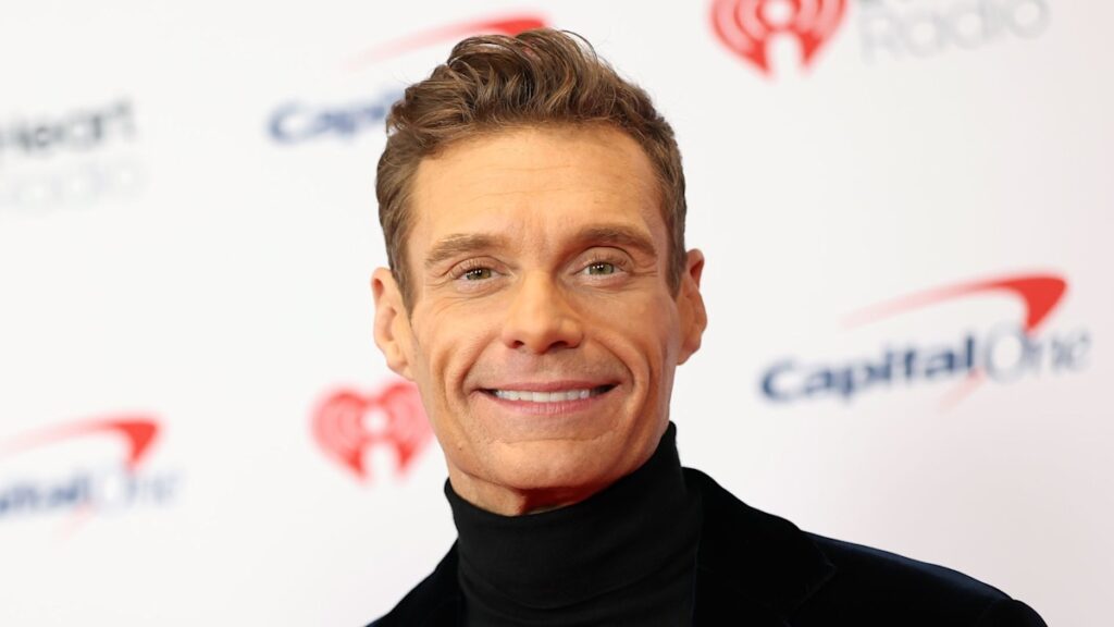 Ryan Seacrest’s new look has fans all saying the same thing Ryan Seacrest's new look has fans all saying the same thing